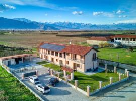 La Porta delle Meraviglie，位于萨卢佐的酒店