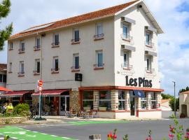 Hôtel Les Pins - Oléron，位于圣特罗让莱班的酒店
