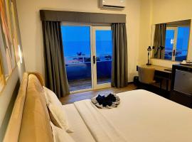 Hotel Midotel Seaview，位于黑角的酒店