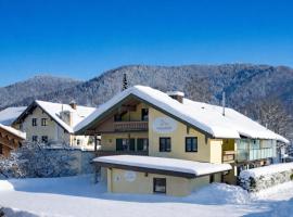 Haus Dippel am Kurpark inklusive Chiemgaukarte，位于鲁波尔丁的酒店