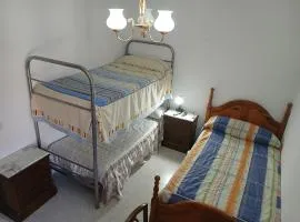 Habitacion Privada Triple Individual Toledo