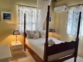 1, St James Apartments，位于Bequia的酒店