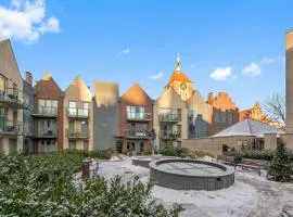 Old Town Apartment with Parking and Gym by Lion Apartments