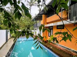 Forest Soul - Forest-Side Retreat with Pool，位于Batheri的酒店