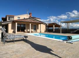 Apartma Rozi Deluxe，位于科佩尔的酒店