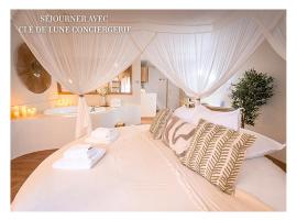 Cocoon - Romantic suite with spa - Downtown，位于蓬塔利耶的Spa酒店
