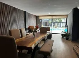 Nvo Depto con Vista al rio y Alberca al pie de sala