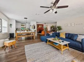 Crystal River Oaks Retreat Spacious Home Near Springs with Hot Tub & Game Room