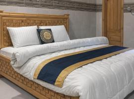 Neelam Water View Hotel，位于Kundālshai的酒店