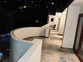 Flamboyant Residence #46, 2BR- 2BA Apartment