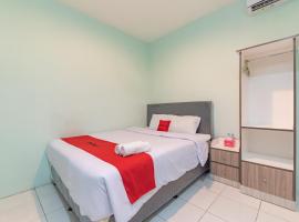 RedDoorz Syariah near Kedungmundu Semarang，位于Candi的酒店