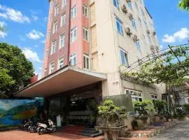 Crown Hotel