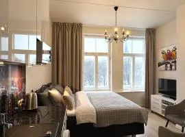 Orange Apartments Mere