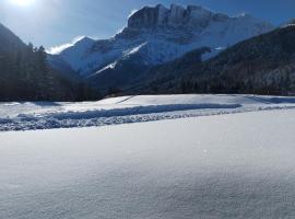 Auberge Buissonniere，位于韦尔科尔地区格雷斯的酒店