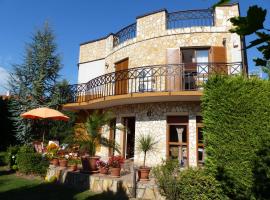 Toscanaapartmanbalatonhu family frend，位于希欧福克的酒店