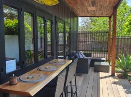 Tiny House Experience，位于日落大道的酒店