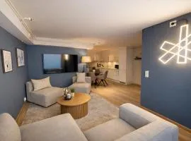 Super Central Modern 2BR , Newly Renovated