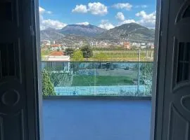 Modern Getaway Meets Nature