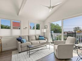 *NEW* Harbor-View West End Condo, Balcony, Parking，位于普罗温斯敦的酒店
