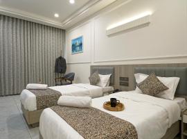 The Grand Platinum Hotel，位于艾哈迈达巴德的酒店