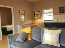 The Stirrups Cottage with Hot Tub