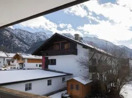 Holiday rental I Eschenlohe, Spacious Group Apartment, Mountain View