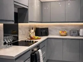 Central Large 4 Bedroom Home Contractors