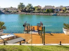 Summer Bay House - Lakefront Escape at Encounter Bay