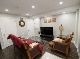 Newly Renovated 3BR Orangeville Basement Suite with Private Access, 10 Min Walk to Headwaters Hospital, 5 Min Drive to Mount Alverno! Ideal for Medical Stay, Family Travel & Work Trips!