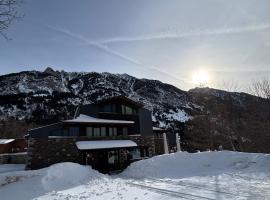 HOTEL TURPÍ，位于贝纳斯克的酒店