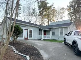 Cozy Home In Lawrenceville