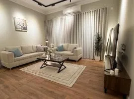 شقة أنيقة بحي المروج بموقع حيوي وسهولة الوصول