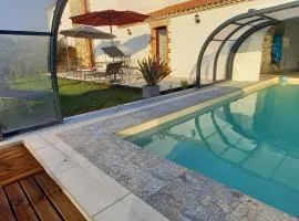 Gîte rénové avec piscine chauffée et jardin clos, à proximité des plages et de la campagne bio. - FR-1-426-531