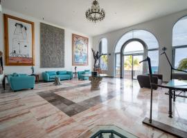 Hotel y Museo Casa Turquesa，位于坎昆的酒店