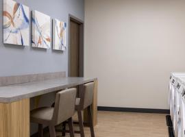 Candlewood Suites Baltimore - BWI Airport NE by IHG，位于巴尔的摩的酒店