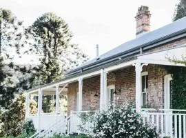 Bunya House Historic Home - Bowral walk to town