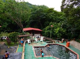 Pueblo Antiguo Lodge，位于Sierra的酒店
