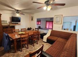 Casa Vizcaino，位于恩塞纳达港的酒店