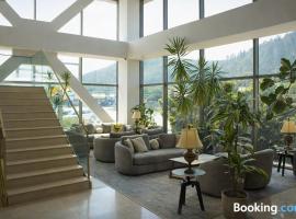 Hotel HP Tower One Brasov，位于布拉索夫的低价酒店