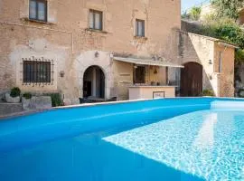 AT504 Rustic house with private pool