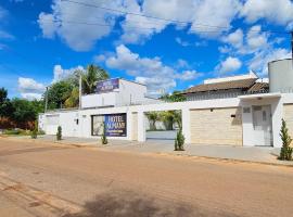 Hotel Almany，位于帕尔马斯的带停车场的酒店