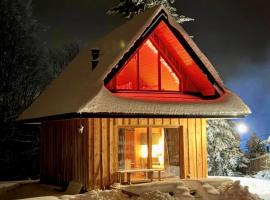 Góralski domek przy stoku Jurasówka koło Tarnowa，位于Siemiechów的酒店