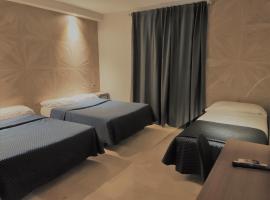 希达德纳瓦尔卡内罗酒店，位于纳瓦尔卡内罗的酒店