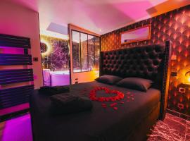 Luxury Love Room Balneotherapy and Sauna，位于Broglie的酒店