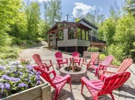 4-BR Villa on the Lake with hot tub near Tremblant