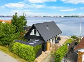 Holiday Home Yngvy - 10m from the sea by Interhome