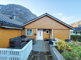 Holiday Home Høyanger Panorama by Interhome，位于Høyanger的酒店