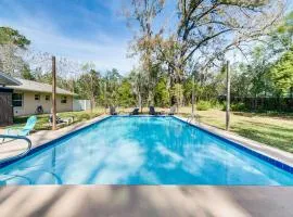 5 Mi to Silver Springs State Pk Gem with Game Room!