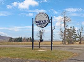 Tuggle's Gap Roadside Inn，位于Floyd的酒店