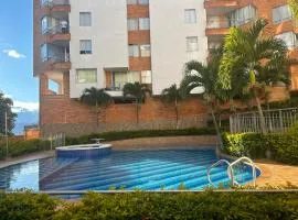 Apartamento amplio con piscina, hermosa vista a la ciudad de San Gil